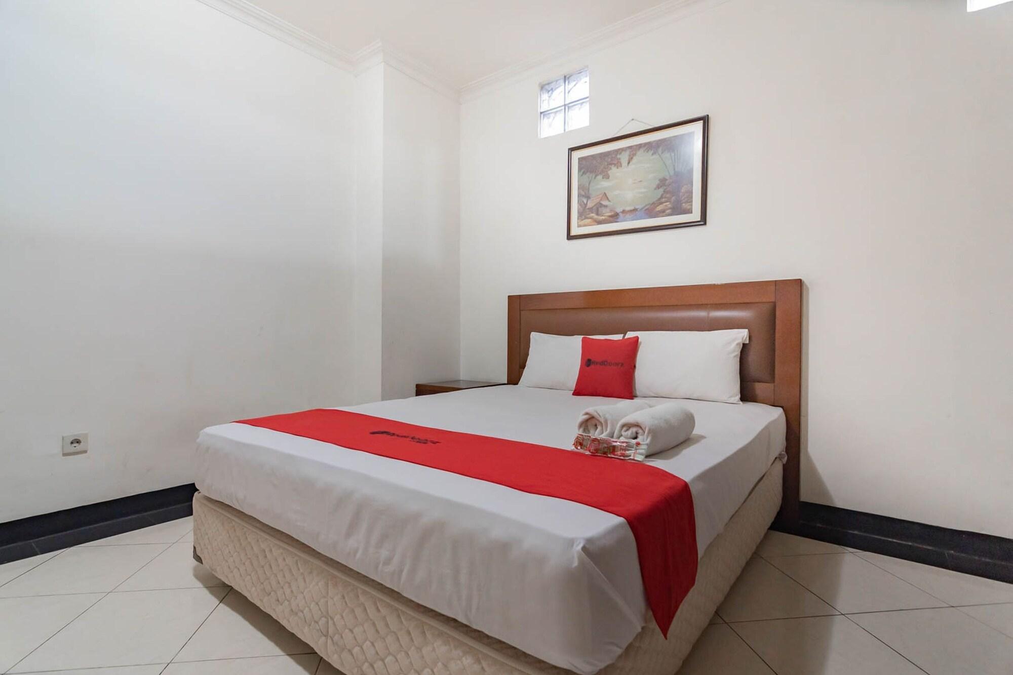 Reddoorz Plus At Buah Batu Бандунг Екстер'єр фото