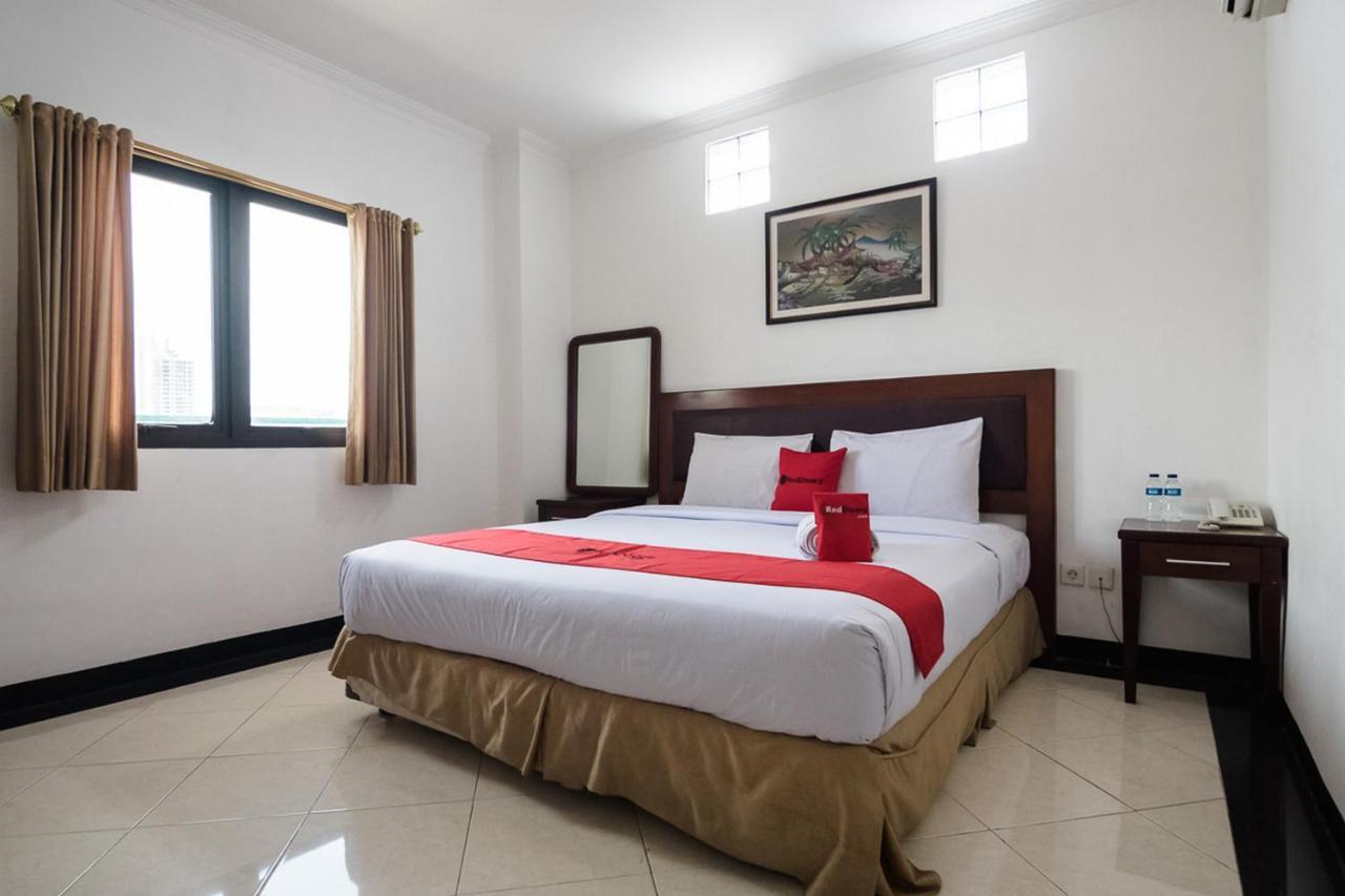 Reddoorz Plus At Buah Batu Бандунг Екстер'єр фото